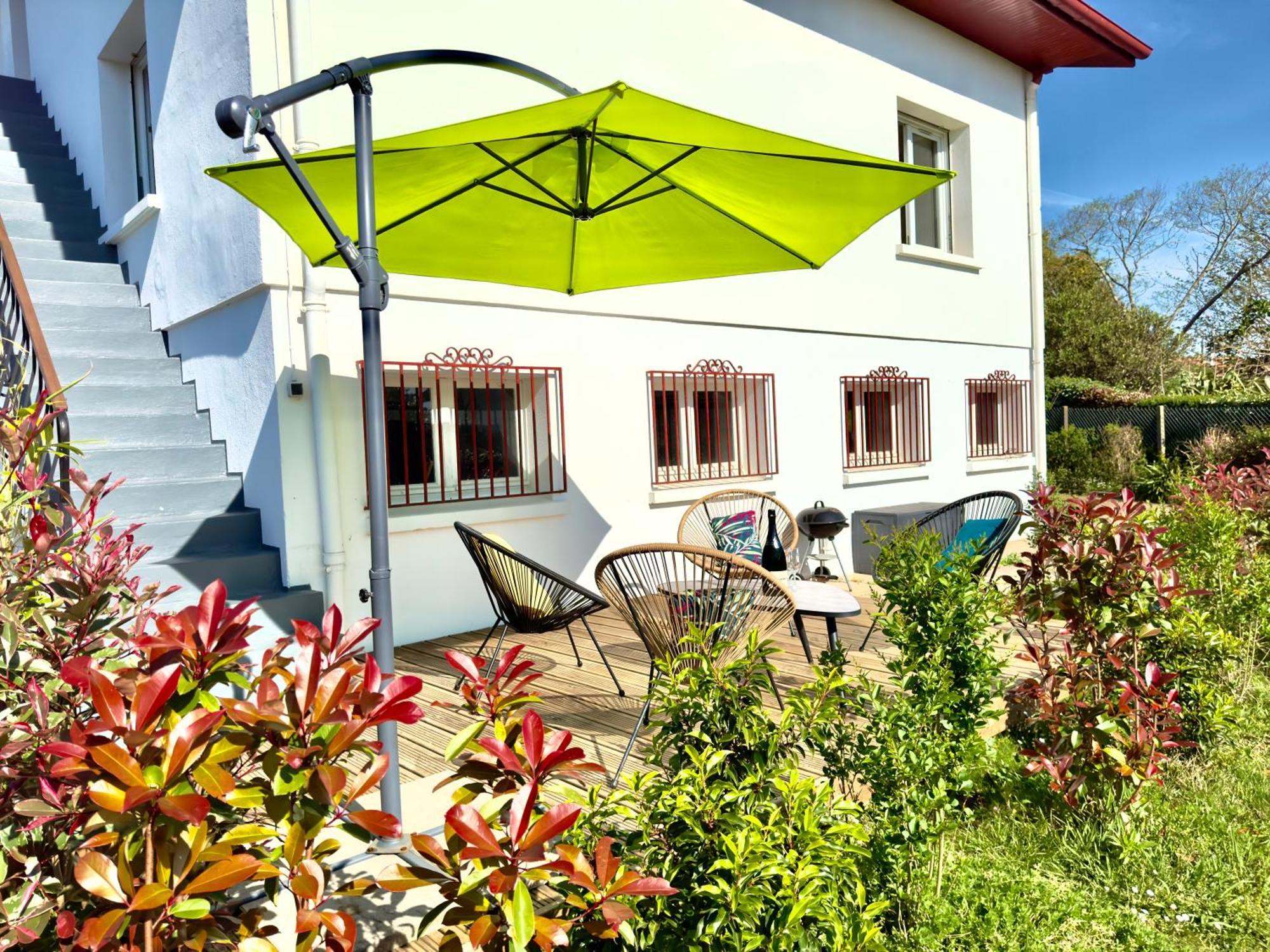 Maison Des Chenes 64 - Independant Apartment With Terrasse บูโก ภายนอก รูปภาพ